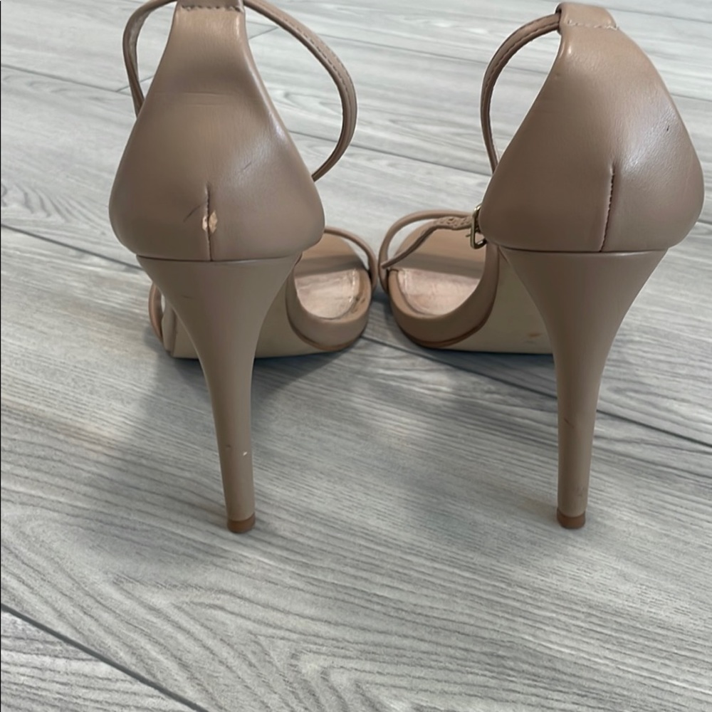 Heel - Picture 2 of 2